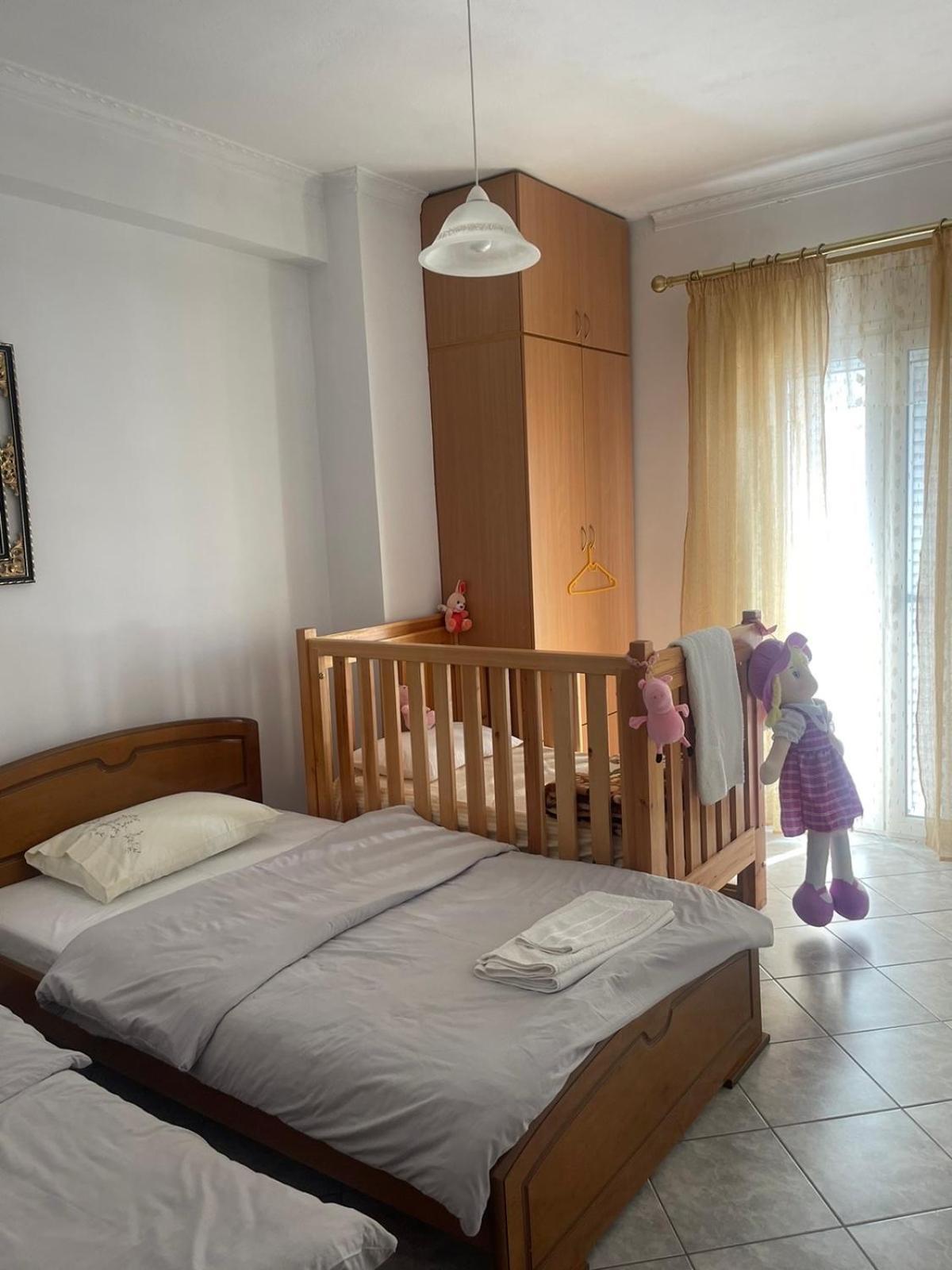 Bright Apartment, Spacious Near The Center Tríkala Eksteriør bilde