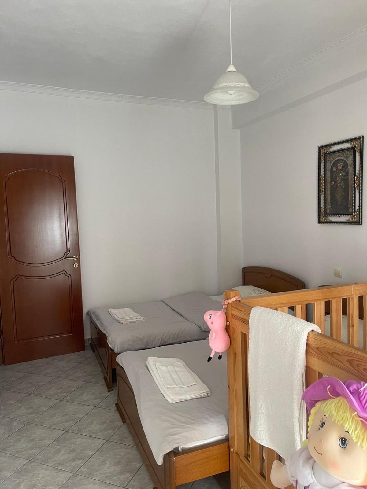 Bright Apartment, Spacious Near The Center Tríkala Eksteriør bilde